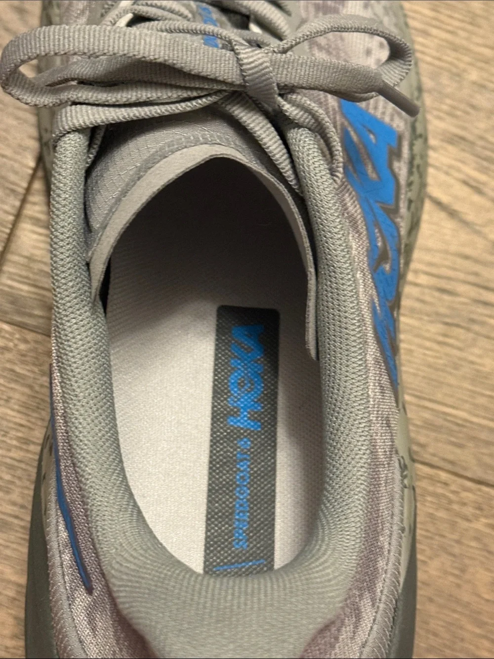 Hoka Men’s Speedgoat 6 Gray Trail Shoe NWOT